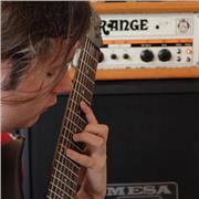 Técnico de sonido y guitarrista imparte clases de música en la zona de Navarra